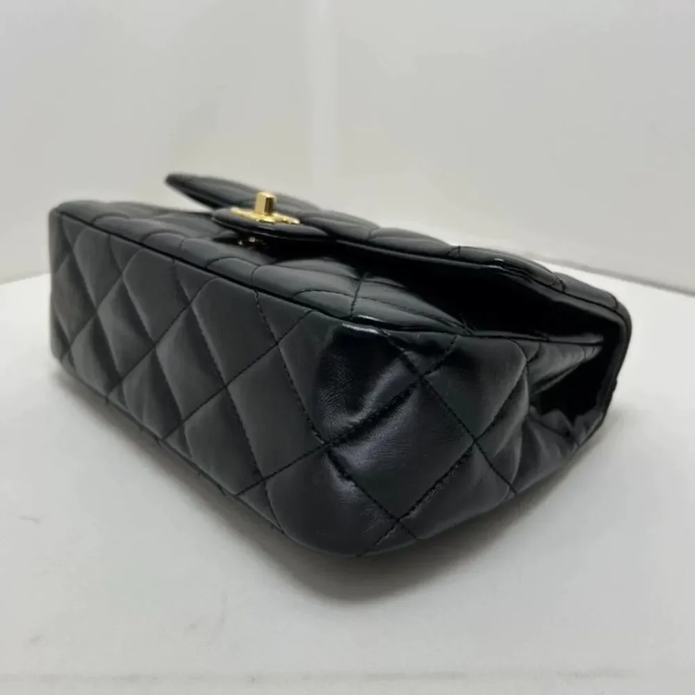 CHANEL brand color